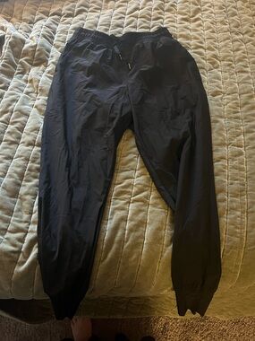 Old navy size small petite joggers